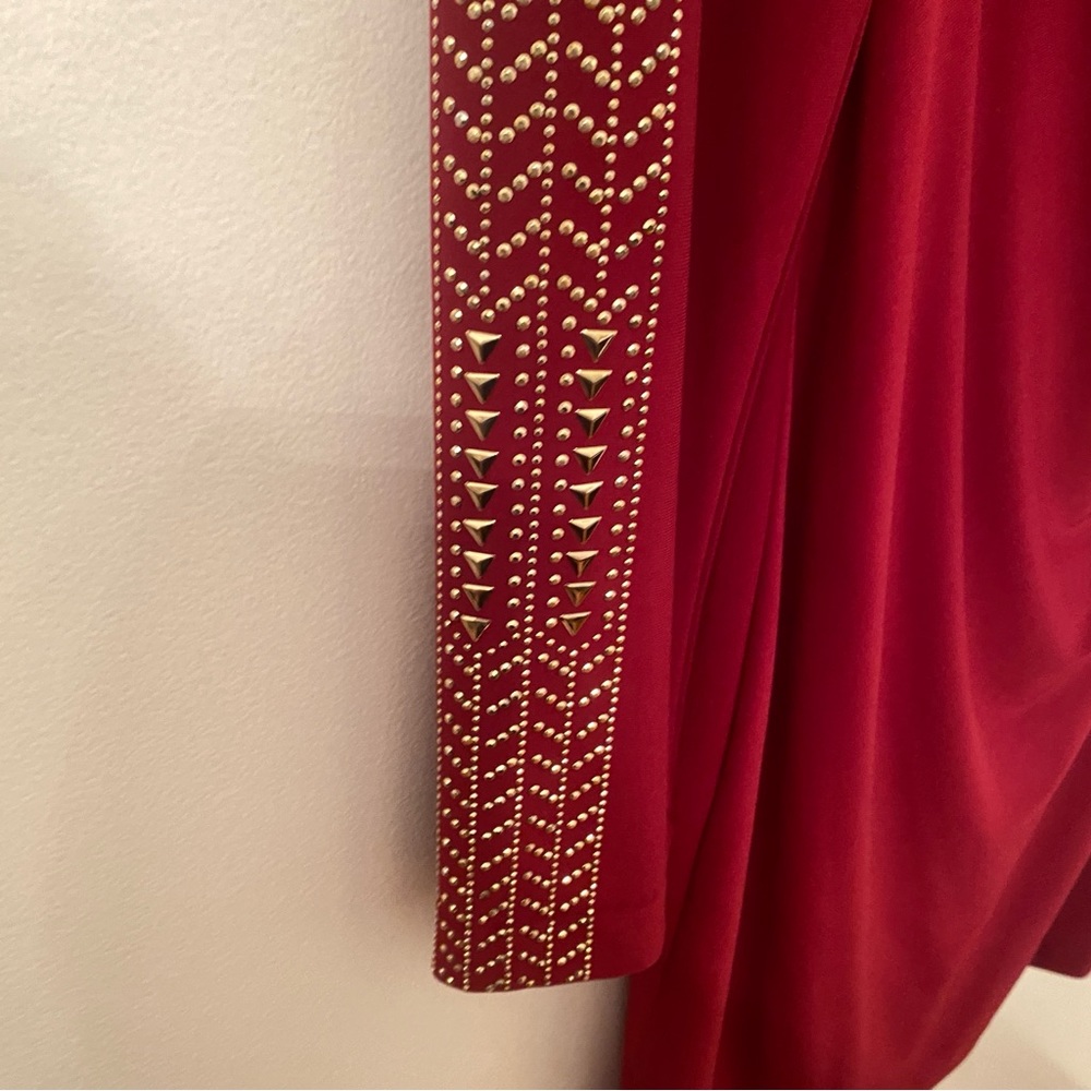 GUESS - Picture 5 of 8